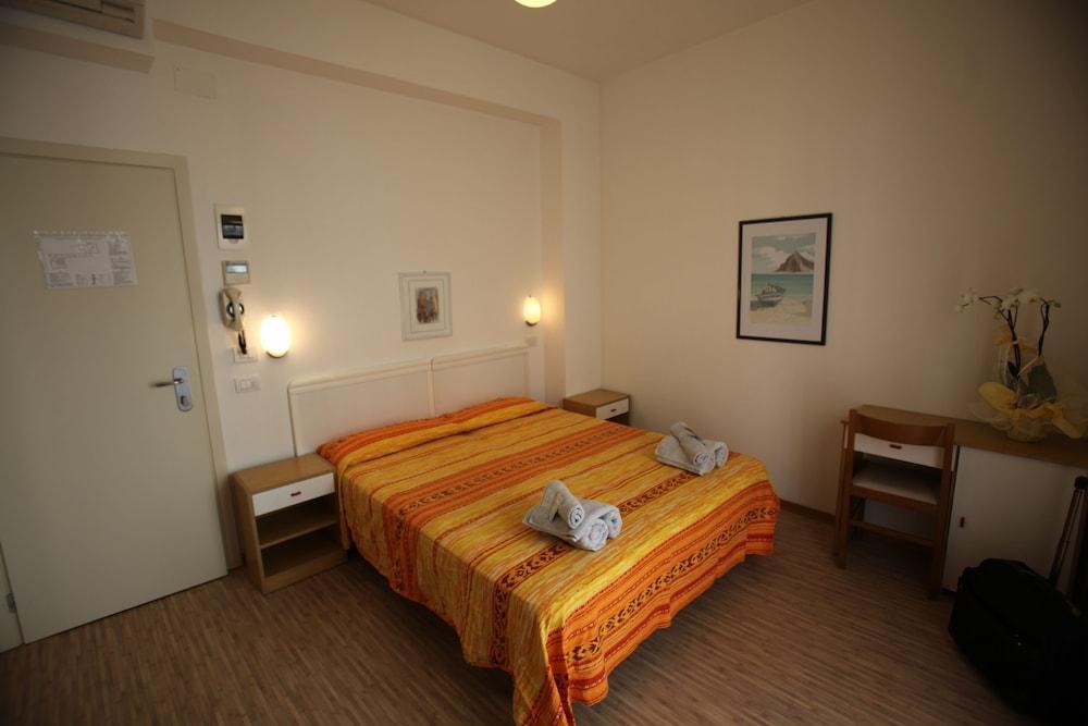 Hotel Ritter Cattolica Esterno foto